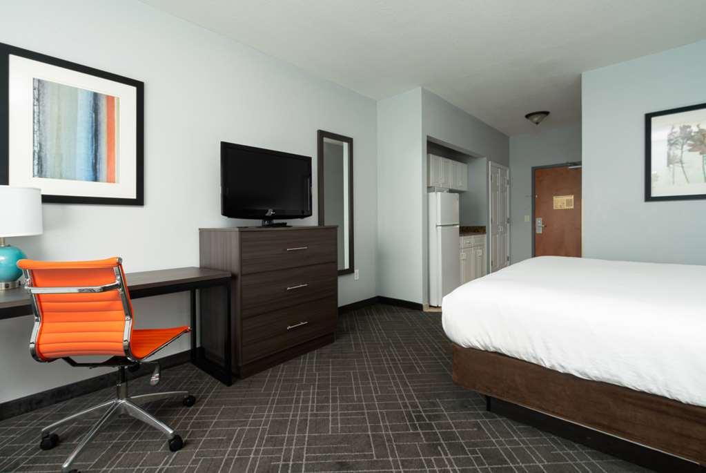 Baymont By Wyndham Augusta Riverwatch Room photo